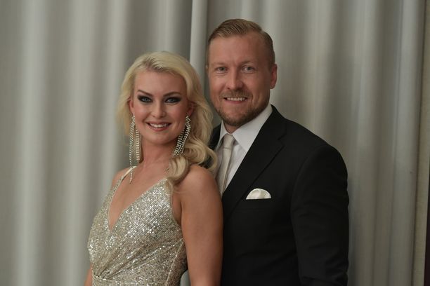 Niklas Hagman ja Kia Lehmuskoski kisaavat syksyn Tanssi tähtien kanssa -kaudella.