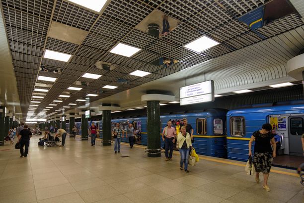 Kyseessä ei ole ensimmäinen kerta, kun tämän kaltainen tapaus sattuu Ukrainassa. Esimerkiksi vuonna 2014 nainen synnytti Teatralnan metroasemalla.