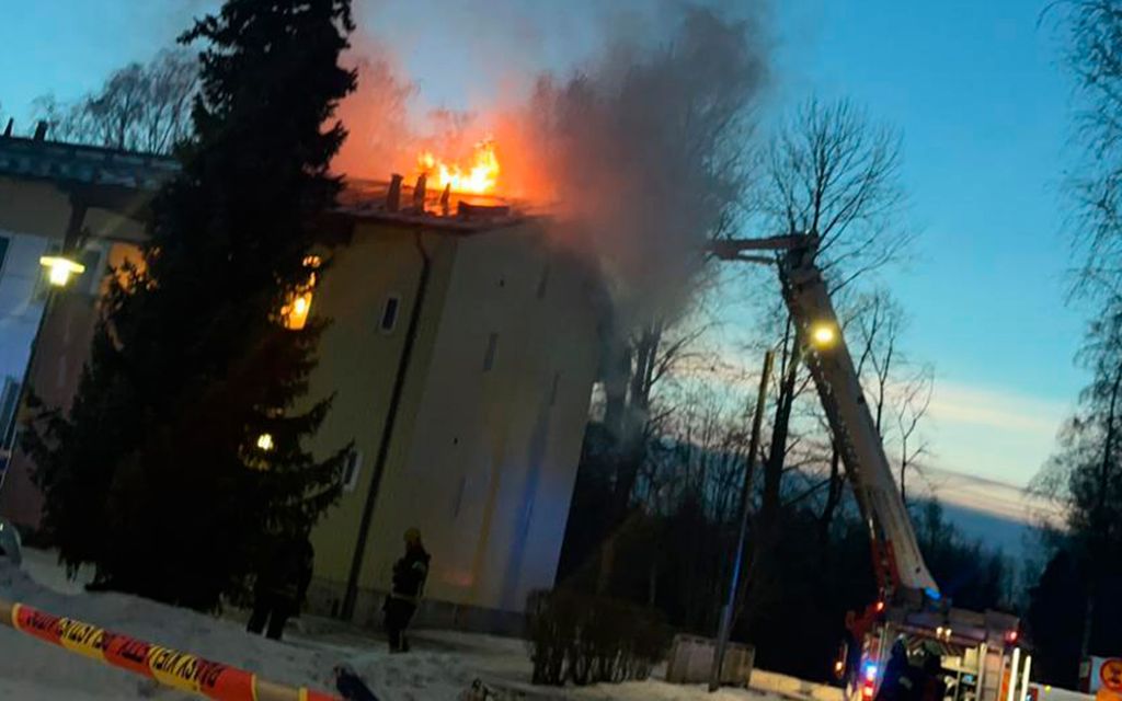 Pienkerrostalo palaa Vaasassa – Kodit tuhoutuvat asumis­kelvottomiksi 