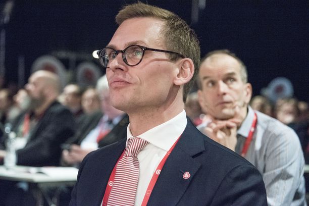 SDP:n puoluesihteeri Antton Rönnholm sanoo, että tuoreen kansanedustajan väitetyt kirjoitukset käsitellään puolueessa.