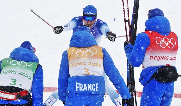 Ranska hiihti viestin olympiapronssia – uskomaton riemu maalissa
