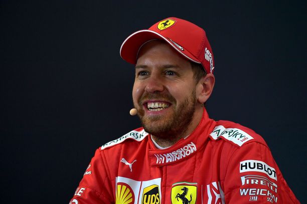 Sebastian Vettel halusi tuottaa fanilleen hyvää mieltä.