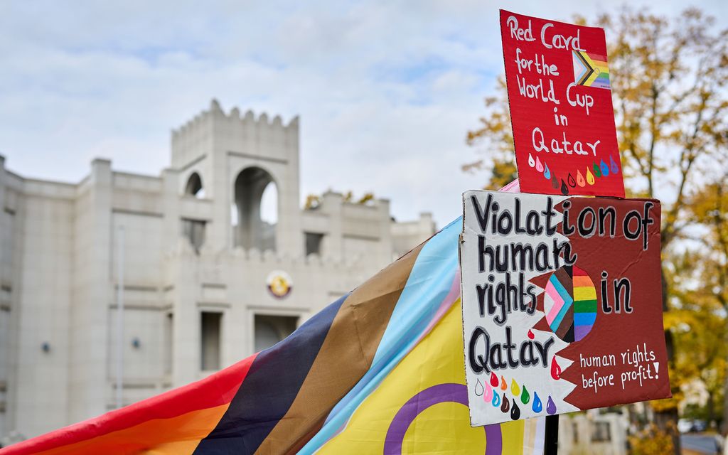 Synkkä väite: Homo­seksuaaleja kiristetään hirveään tekoon Qatarissa