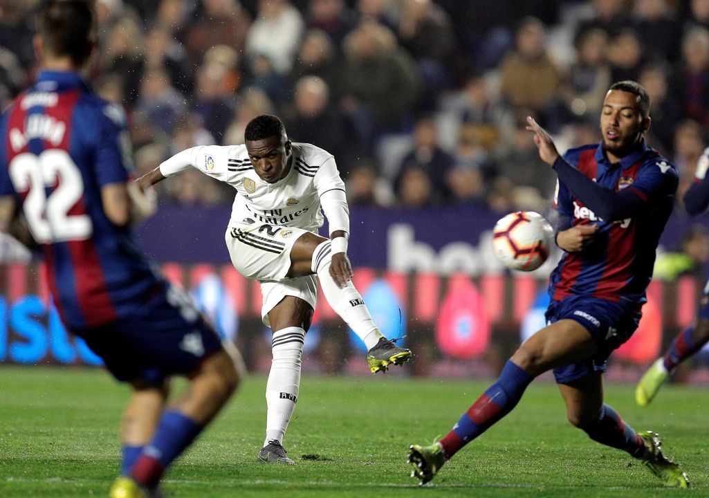 Real Madrid vaikeuksissa upeasti taistelleen Levanten kanssa - Benzeman ja Balen köykäiset pilkut pelastivat!