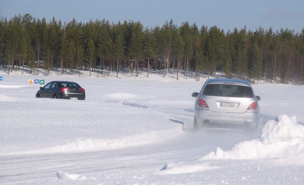 Korvaako vakuutus jos ajaa humalassa