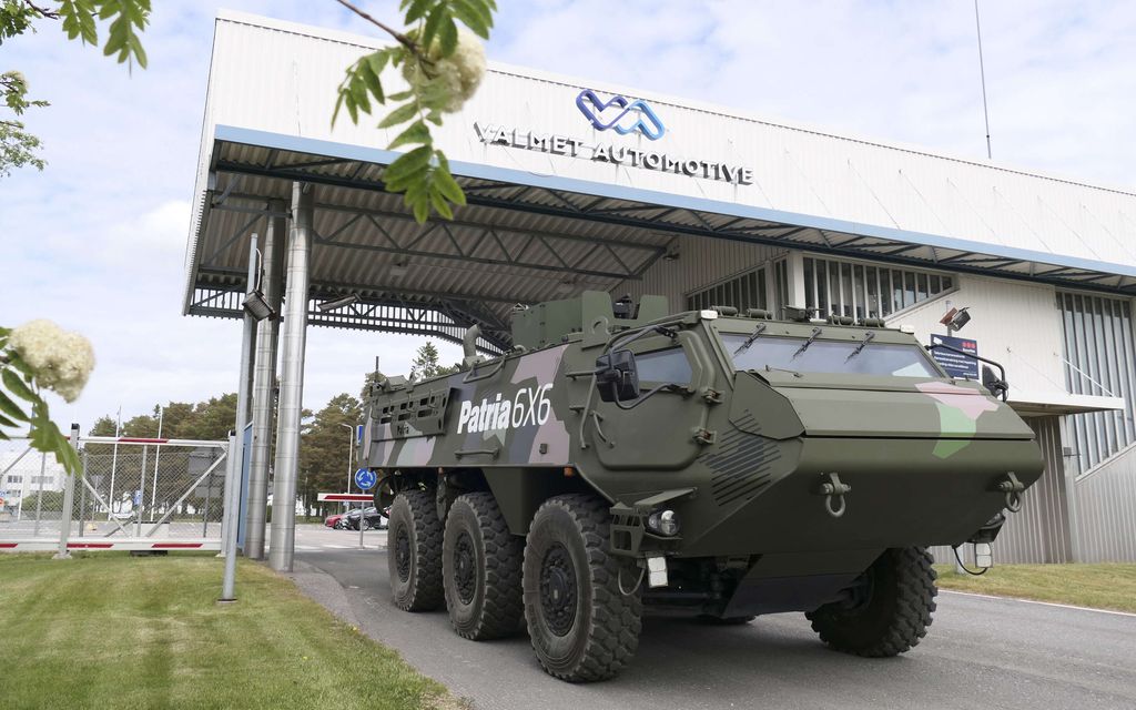 Patria ja Valmet Automotive jättikauppoihin – Nämä ajoneuvot tulevat Mersujen tilalle