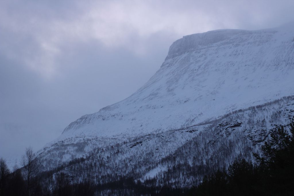 Neljä ihmistä katosi lumeen – kuinka tapahtumat etenivät: Näin toivon kipinä Pohjois-Norjassa sammui