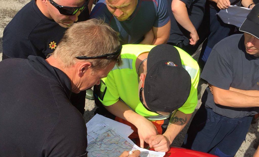 Suomalaiset palomiehet saivat kiitosta Ruotsin maastopaloissa auttamisessa - ”Vastaantulevat autot välkyttelivät valoja ja nostelivat kättä”