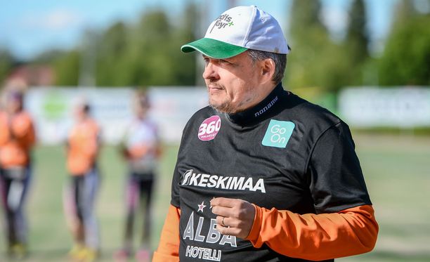 Jyväskylän Kirittäret otti ensimmäisen kiinnityksen pesäpallon Suomen  mestaruuteen - Pori voiton päässä pronssista