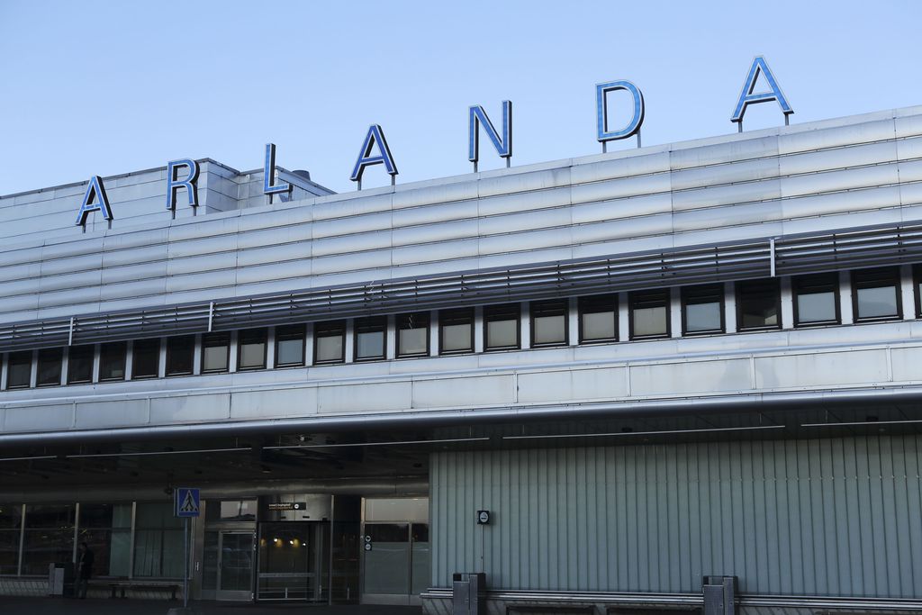 Lentokoneen moottori räjähti Arlandan lentokentällä Tukholmassa