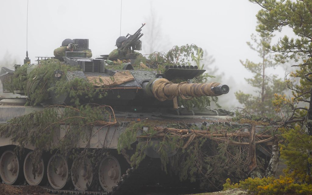 Puolustus­voimat siirsi Leopard-panssarivaunuja Uudellamaalla