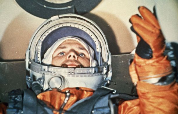 Juri Gagarin juuri ennen ensimmäistä ja viimeistä avaruuslentoaan huhtikuussa 1961.