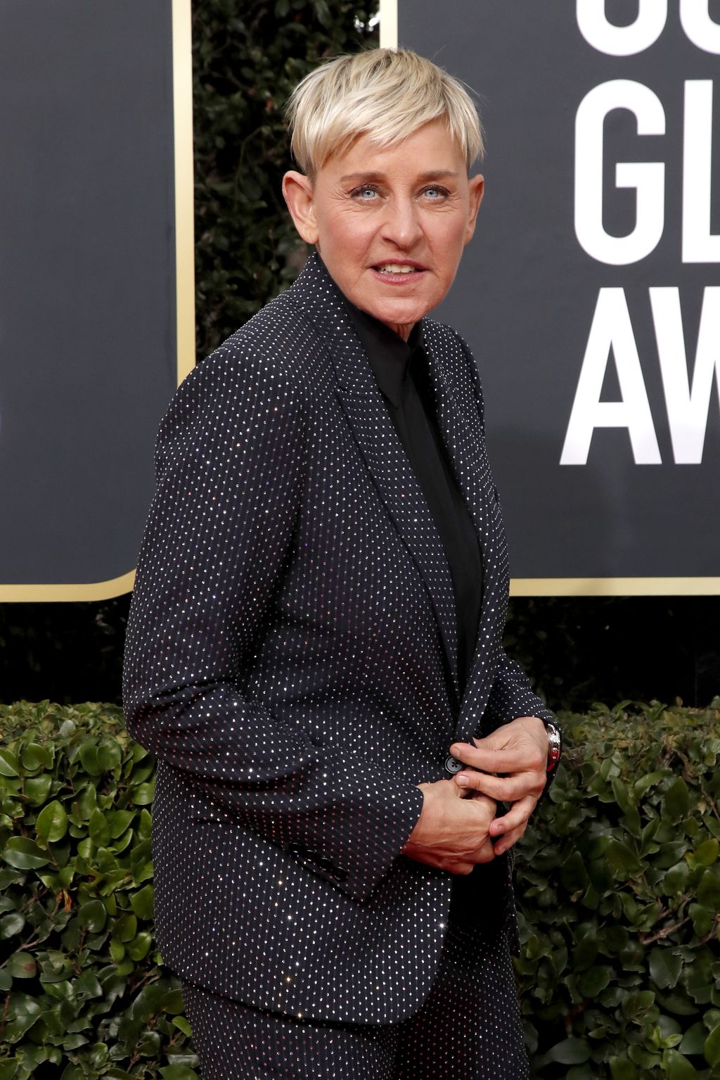 Kolme tuottajaa erotettu Ellen DeGeneres Show’sta sisäisen tutkinnan seurauksena – juontaja pahoittelee jälleen tunteikkaasti
