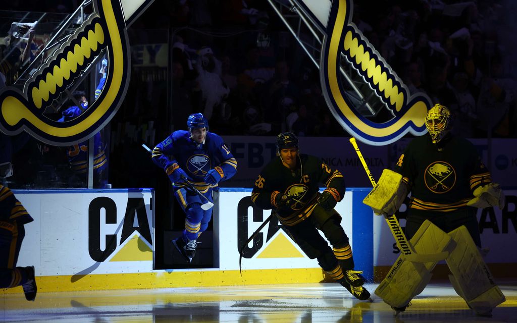 Tekniikka petti kriittisellä hetkellä NHL-pelissä – Sitten nähtiin upea hetki: ”Se yhdisti molemmat maat”