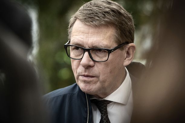 Valtiovarainministeri Matti Vanhanen (kesk) lupautui pätkäministeriksi.