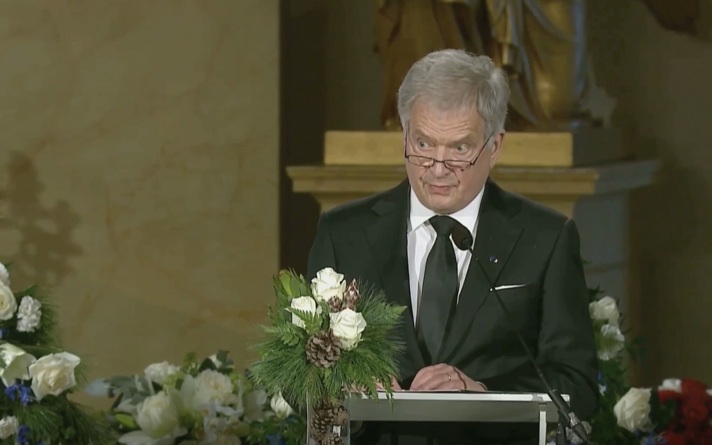 Tällainen oli Niinistön muistopuhe Ahtisaaren hautajaisissa 