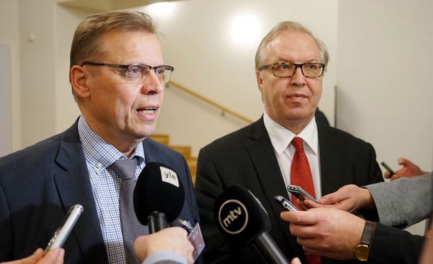 SAK:n Lauri Lyly ja Akavan Sture Fjäder kommentoivat hallitustunnusteluja viime keväänä.