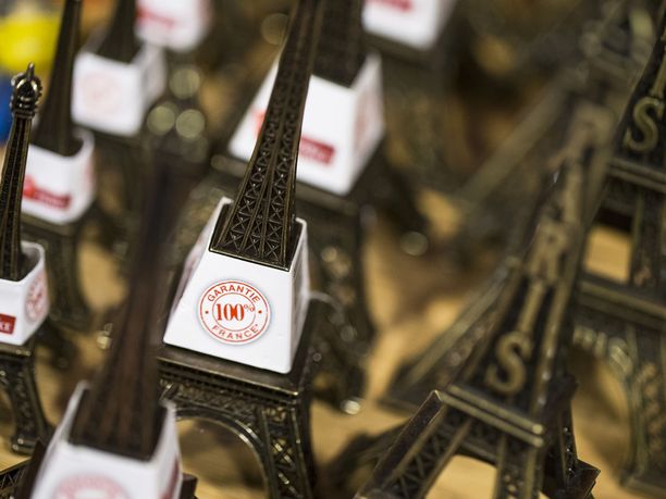 Aitoja ranskalaisia mini-Eiffeleitä Made in France -messuilla.