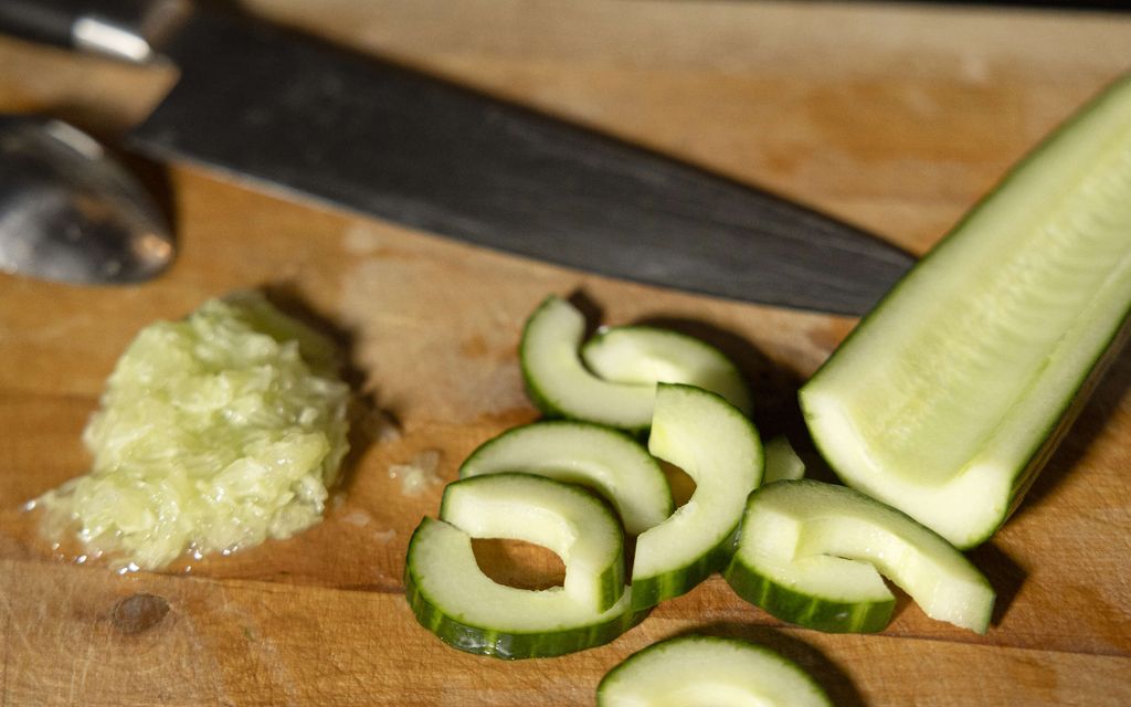 Tutulla kasviksella huimia terveyshyötyjä – 5 syytä ahmia kurkkua