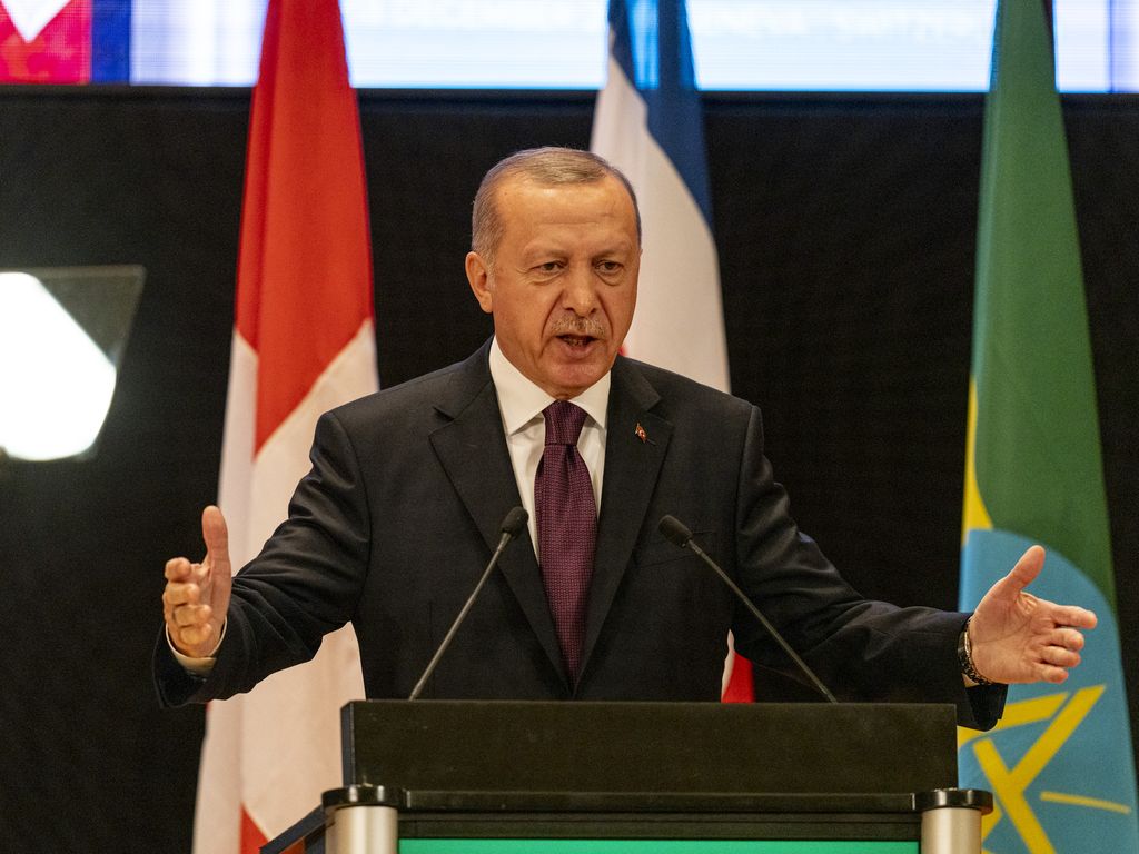 Erdogan varoittaa Eurooppaa: yli 80 000 syyrialaista pakenee pommituksia - ”Turkki ei kanna vastuuta pakolaisista yksin”