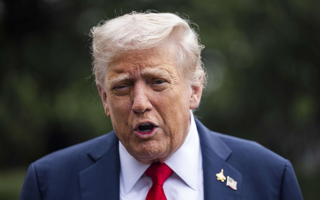 Donald Trump načrtuje rojstnodnevne proslave in se sooča z možno novo preiskavo