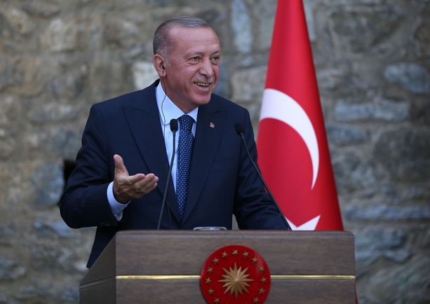 Recep Tayyip Erdoganilta meni kuppi nurin suurlähettiläiden yhteislausunnosta. 