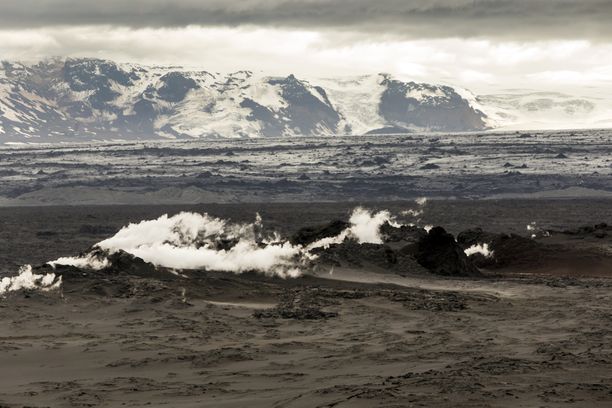Maailman ensimmäinen ilmastokriisin takia sulanut jäätikkö sijaitsi Islannissa. Kuvassa Vatnajökullin jäätikkö kuvattuna 2014.