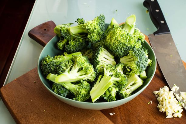 Kumpi on terveellisempi valinta, parsakaali vai broccoliini?