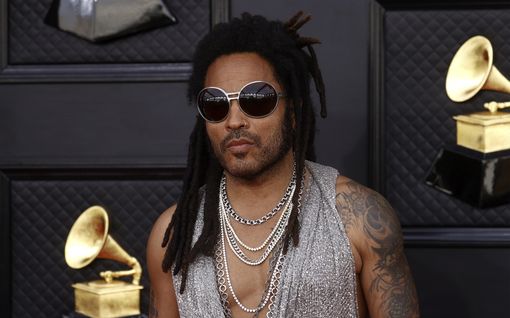 Seksikästä säihkettä! Lenny Kravitz ja muut Grammy-gaalan näyttävät asut