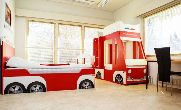 Fireman Centerin sisustuksessa näkyy palomiesteema.