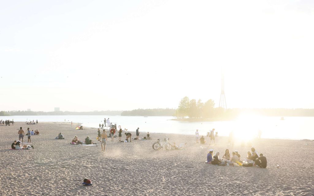 Mies, 25, lupasi kyyditä teinitytöt Hietaniemen uimarannalle – Veikin hotellille ja raiskasi