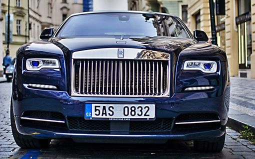 Rolls-Royce, Bentley ja Lamborghini rikkoivat kaikkien aikojen myynti­ennätyksensä koronavuonna 2021 