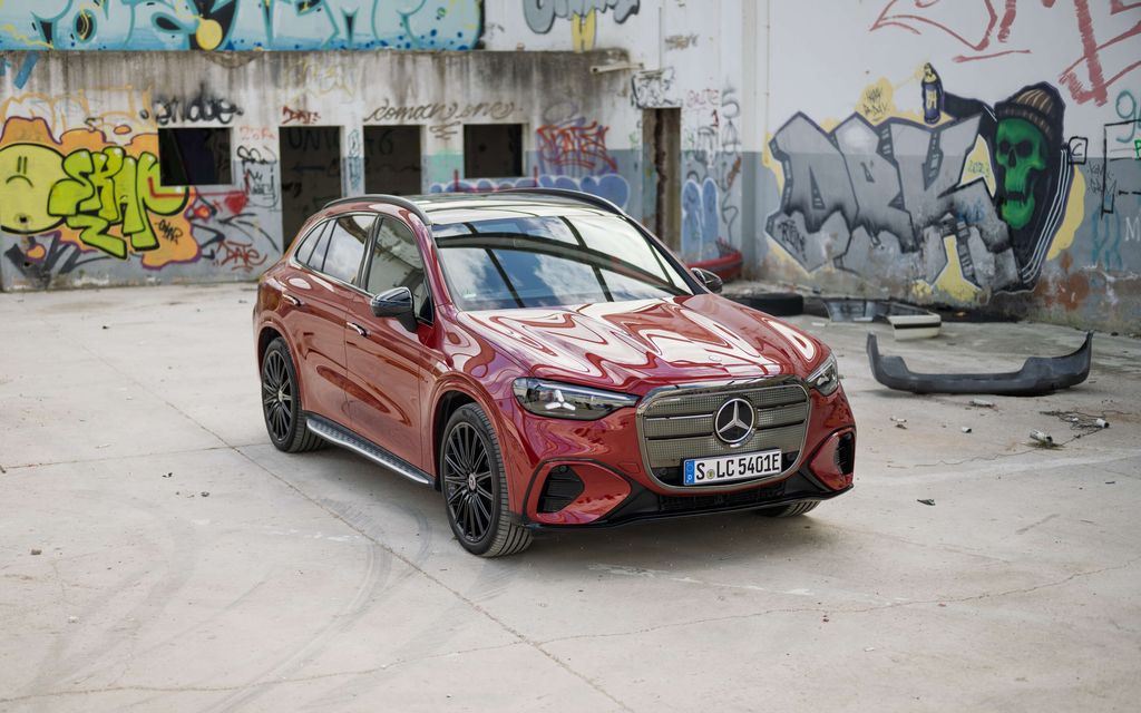 Mercedes-Benz haastaa vuoden parhaan sähköauton