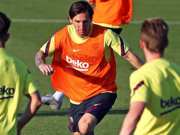 Lionel Messi ja Barcelona palaavat tänä iltana koronatauolta. 