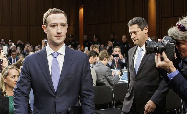 Facebookin toimitusjohtaja Mark Zuckerberg kongressin kuultavana.