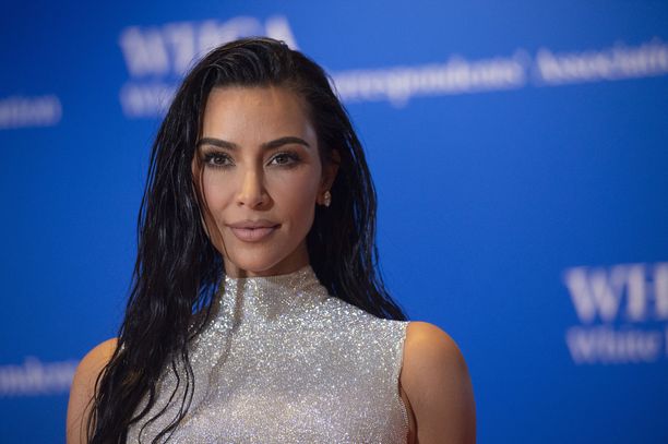 Kim Kardashianin uudet mallikuvat herättävät närää Amerikassa