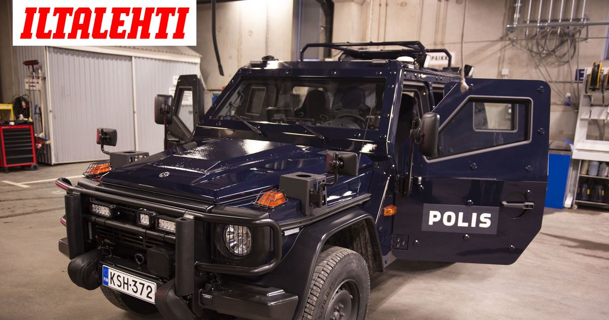 Poliisin Uudet Panssariajoneuvot Kestavat Miinoja Pommeja Ja Kivaaritulta