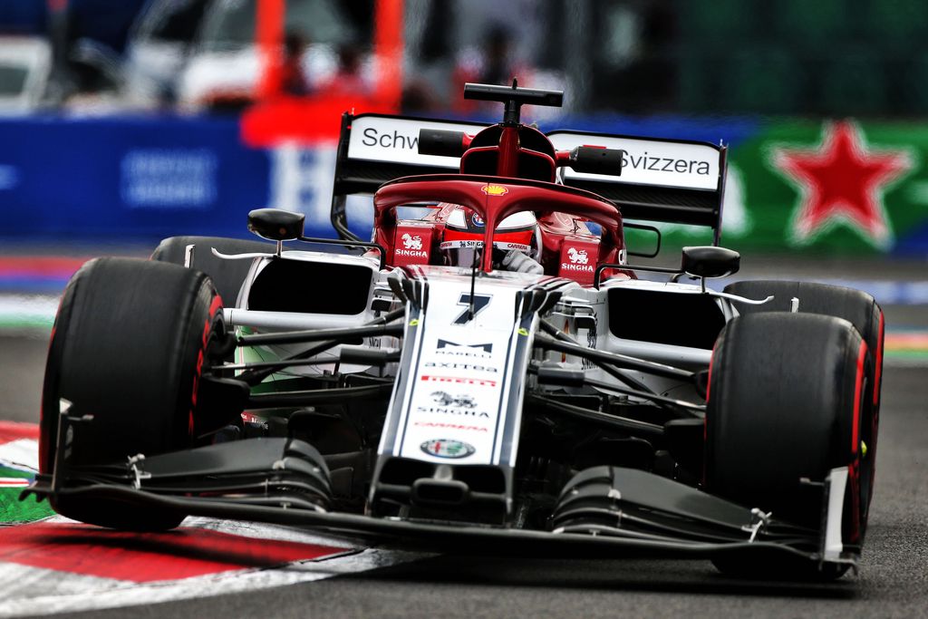 Kimi Räikkönen hidasteli Toro Rosson vauhtia - ”Pelleileekö hän kustannuksellani?”