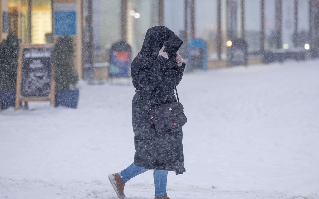 Jopa 10 senttiä lunta! Täällä pyryttää eniten