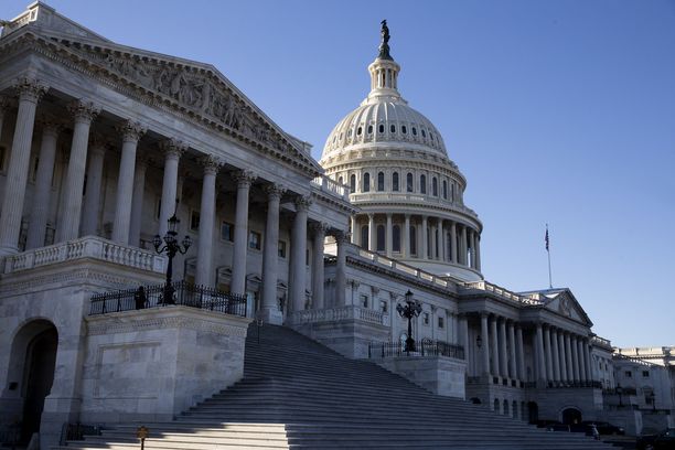 Capitolin eli Yhdysvaltain kongressitalon turvatoimia on lisätty turvallisuusuhan johdosta. 