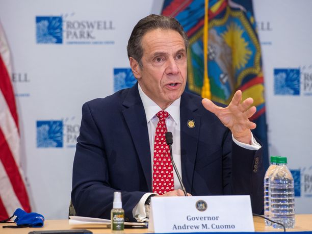 New Yorkin kuvernööri Andrew Cuomoon kohdistuvat ahdistelusyytökset tutkitaan.