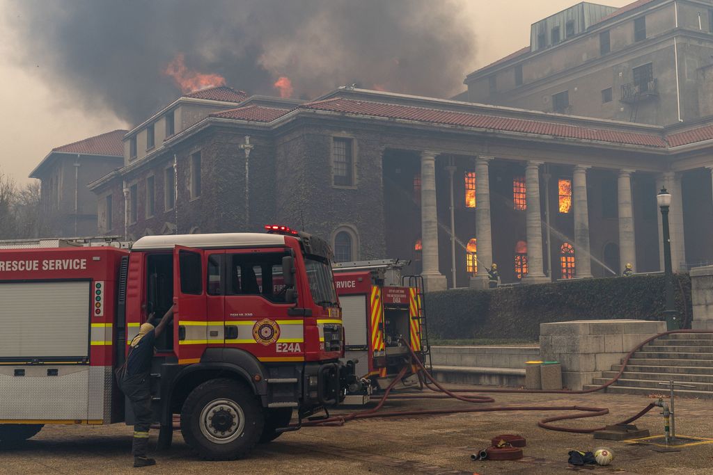 Maastopalo aiheuttaa tuhoa Kapkaupungissa – vaurioittanut useita historiallisia rakennuksia