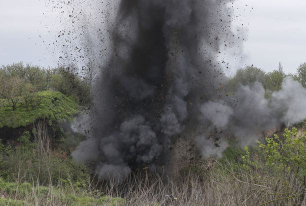 Video: Näin Ukrainan erikoisjoukot tuhosivat yli 10 Venäjän tankkia ja  ajoneuvoa