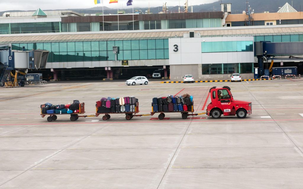 Teneriffan lentokentän työntekijät varastivat tavaraa matkustajien matkalaukuista