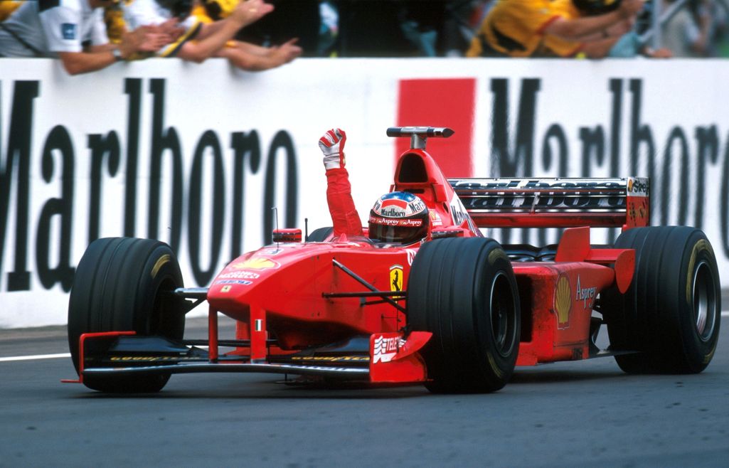 Michael Schumacherin vanha Ferrari huutokaupataan – ajoi sillä yhden uransa upeimmista kisoista