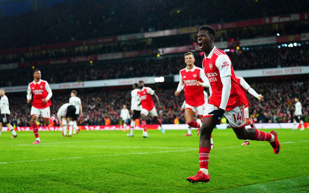 Arsenal kairasi voiton viimeisellä minuutilla – mestaruus tuoksuu jo Emiratesilla