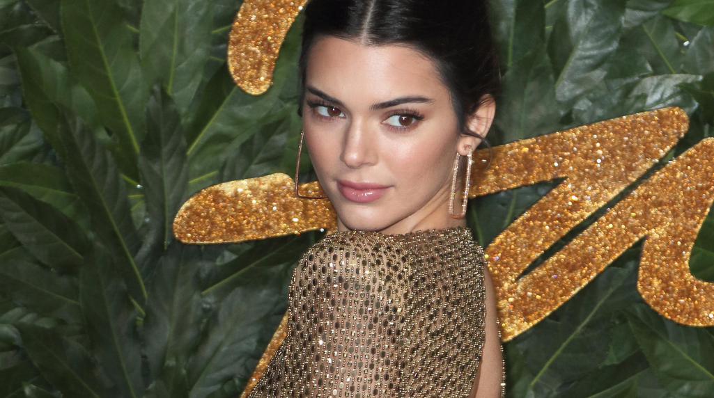 Lähipiiri paljastaa: Kendall Jenner on korviaan myöten rakastunut