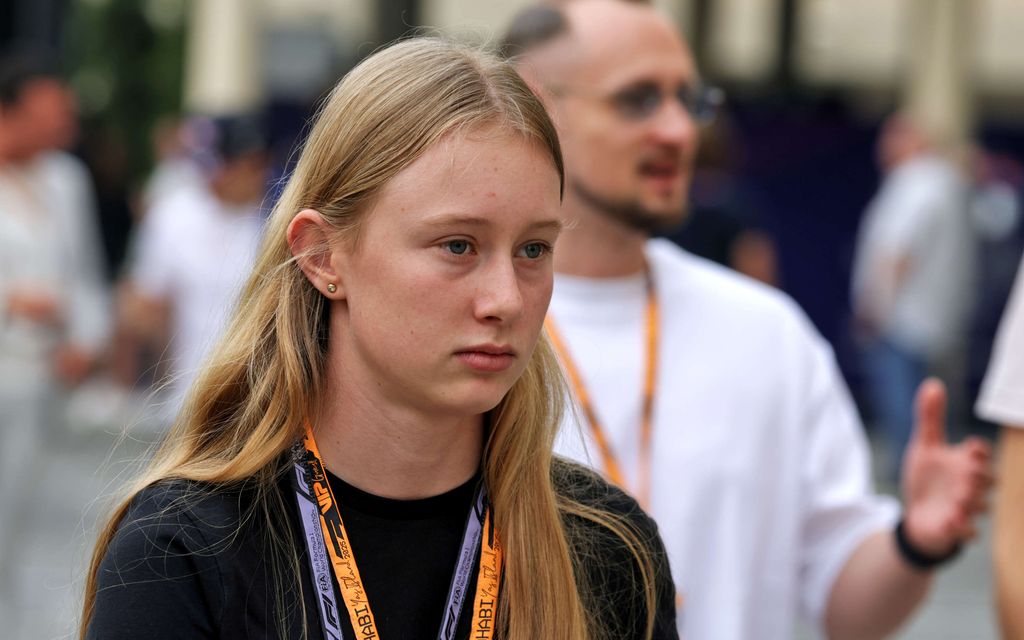 Ella Häkkiselle iso sopimus!