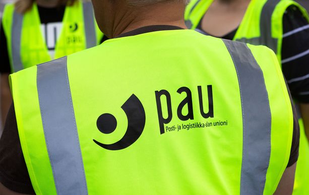 Posti- ja logistiikka-alan unionin PAU:n mukaan Posti on vaatinut palkanalennuksia jo pitkään.  