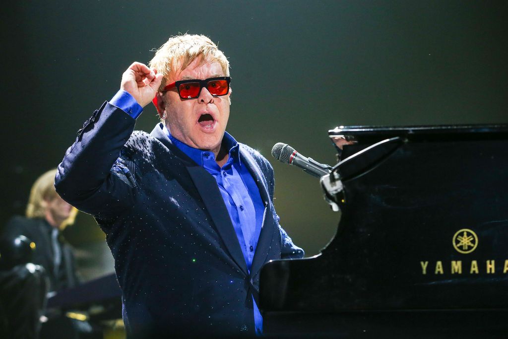 Elton John buustasi mieskuntoaan kokaiinilla - kertoo orgioiden pelastaneen elämän